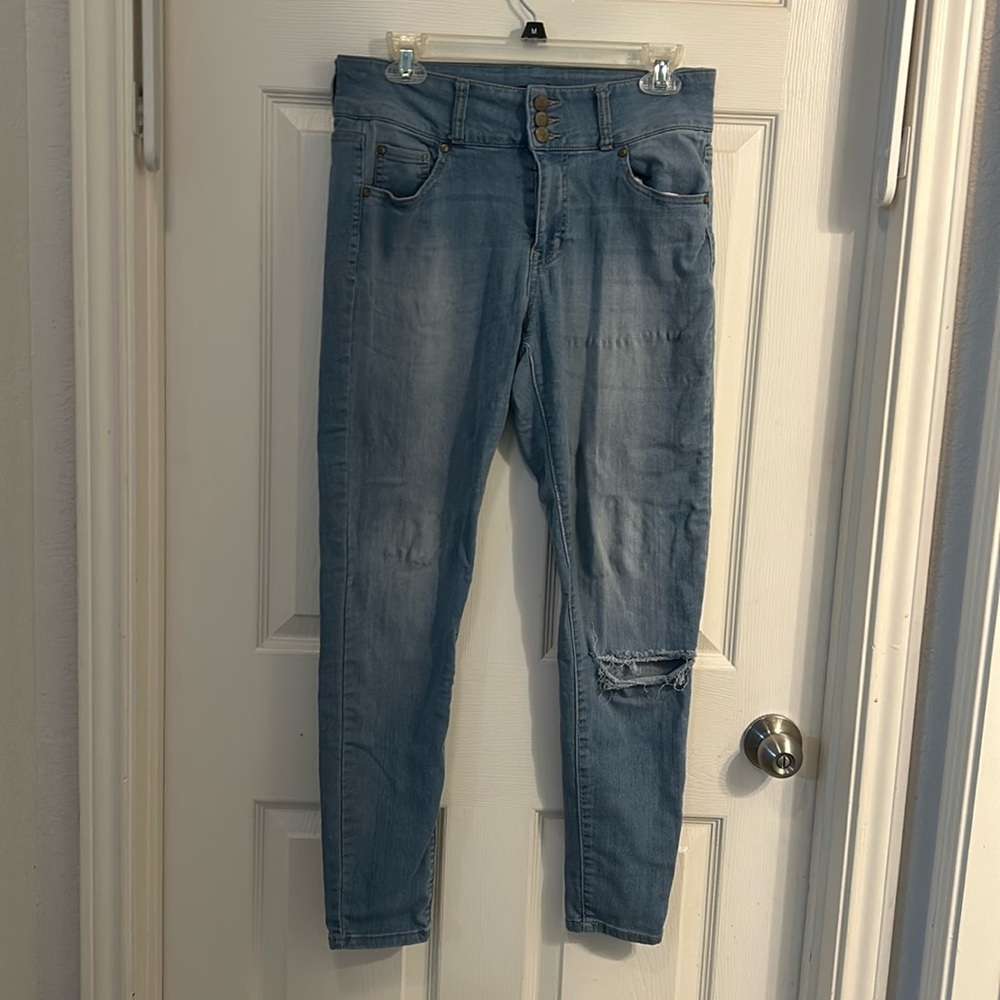 Celebrity Blues Skinny Jeans - Size 10 Light wash Blue